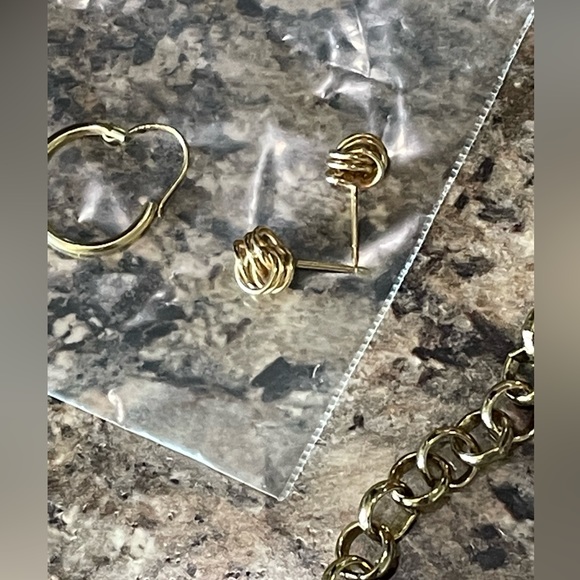 🔥2 Pair Of Vintage 14K earrings - Picture 1 of 9